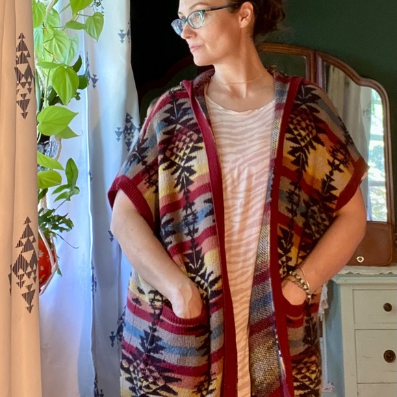 American Eagle hooded poncho/vest/cardi - Picture 7 of 9
